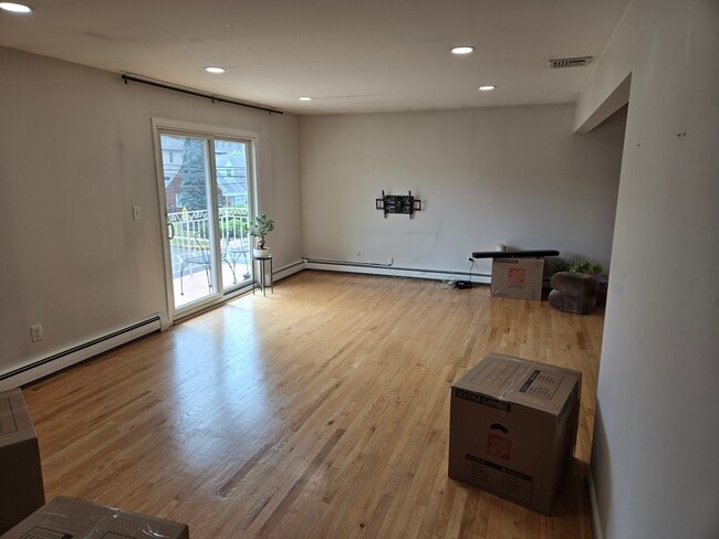 Living Room - 401 2nd St