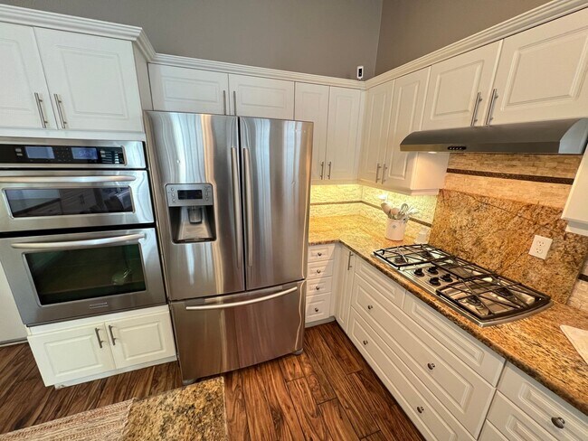 Foto del edificio - FURNISHED 4BD/3BA SUMMERLIN HOME W/ POOL/S...