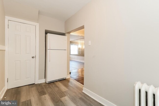 Building Photo - 7037 Elmwood Ave