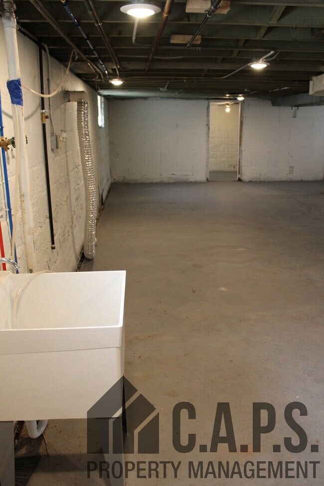 Building Photo - Move in Ready