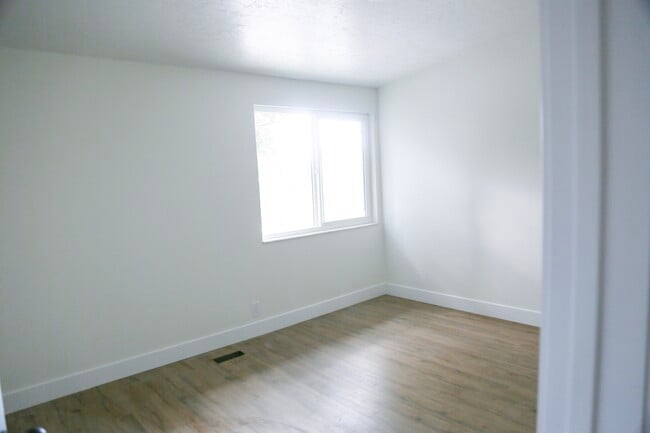 Building Photo - 12330 S 900 E