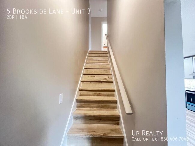 Building Photo - 5 Brookside Ln