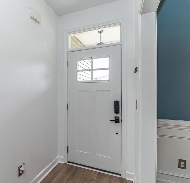 Foto del edificio - SPACIOUS Newer Construction Home in Pikevi...