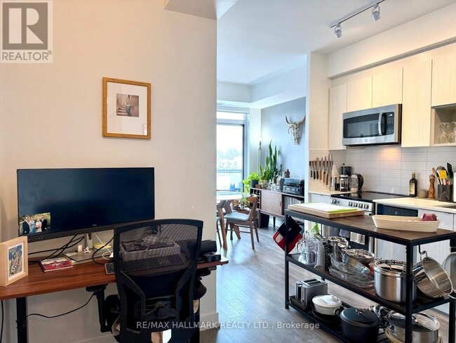 Building Photo - 630 Greenwood Ave