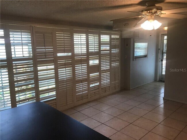 Foto del edificio - 3943 Freedom Ave