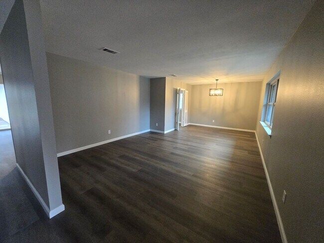 Foto del edificio - 2012 Ebbtide Ln