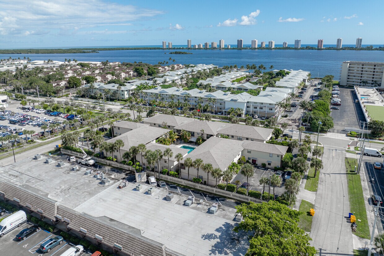 Contexto - Cedar Crest Apartments