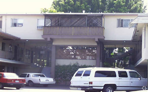 Building Photo - Talmadge Vista Apartments