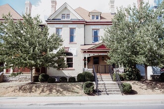 Building Photo - 275 S Limestone