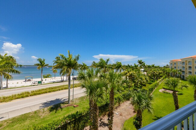Foto del edificio - 35 Harbour Isle Dr W