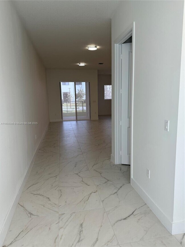 Foto del edificio - 8281 SW 121st Ter