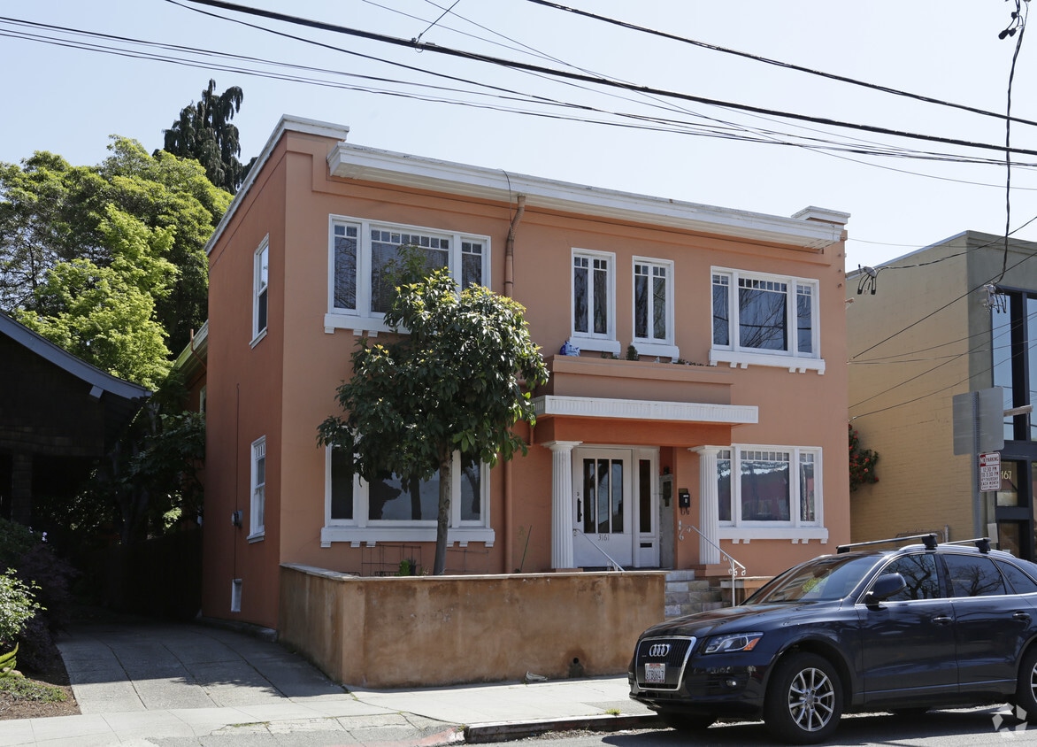 Primary Photo - 3161 College Ave