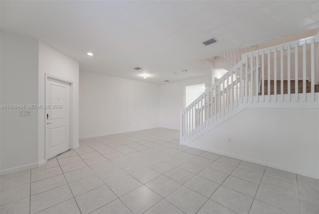 Building Photo - 640 NE 207th St