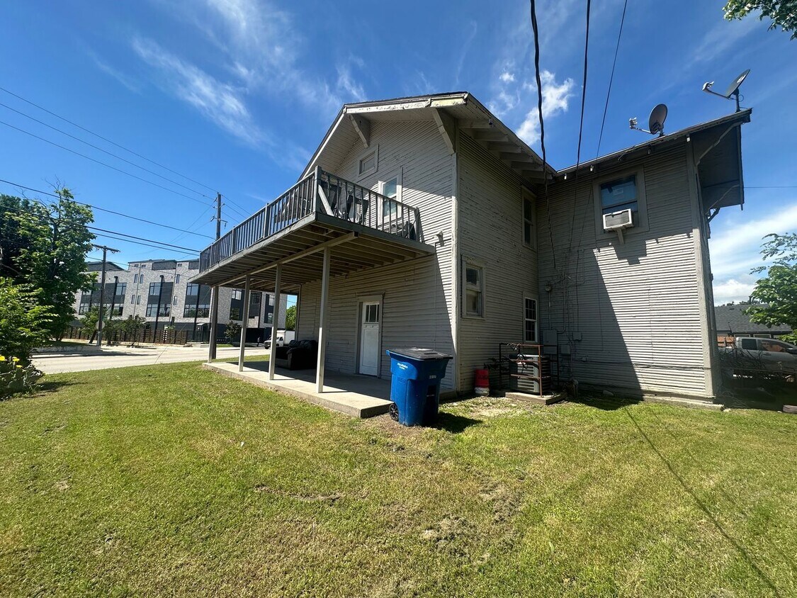 Foto del edificio - 431 E 8th St