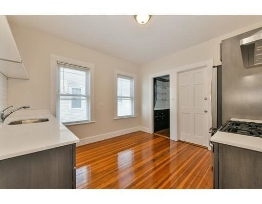 Building Photo - 667 Adams St