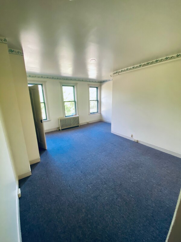 131 N Washington St Unit B, Gettysburg, PA 17325 Apartment for Rent