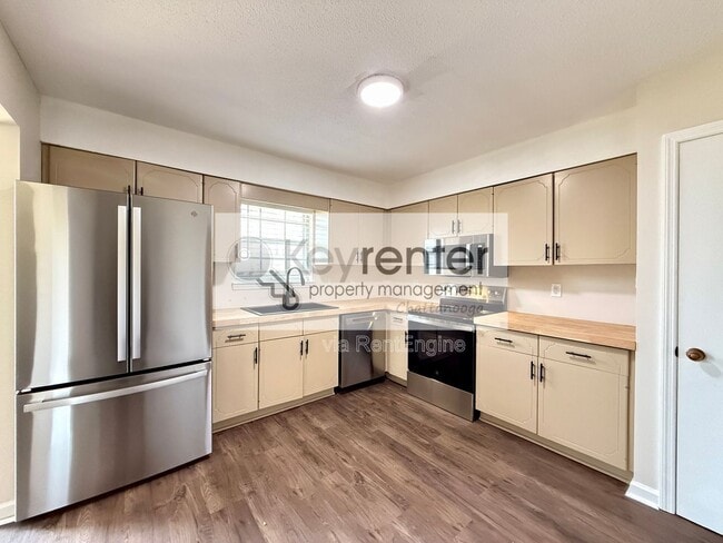 Building Photo - 8225 Cavan Cir