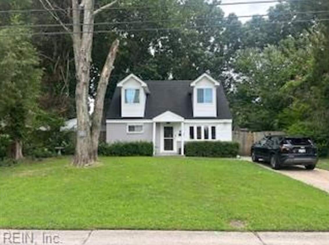 Primary Photo - 4949 Carnation Ave