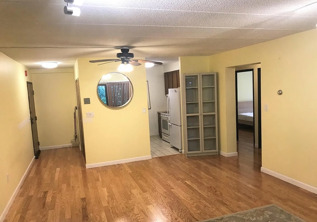 Living room - 180 Green St