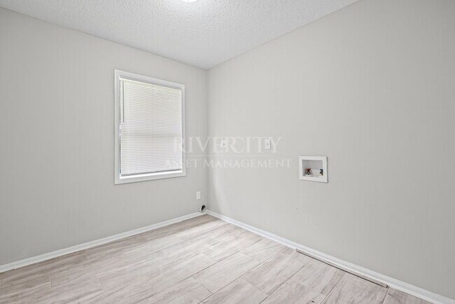 Foto del edificio - WHITEHAVEN GEM!!!! SECTION 8 WELCOMED !!!