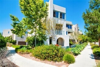 Building Photo - 133 Bosque