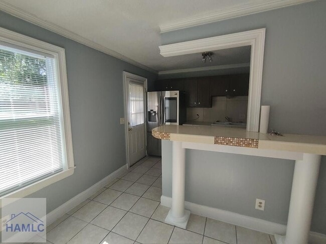Building Photo - 1007 Live Oak Dr