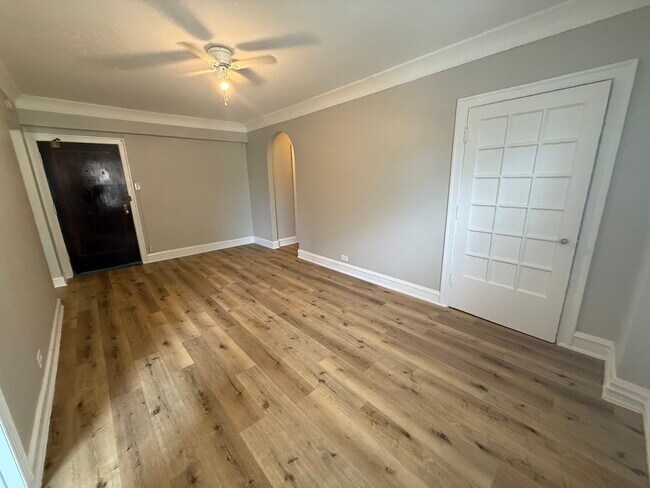 Foto del edificio - 6748 N Ashland Ave