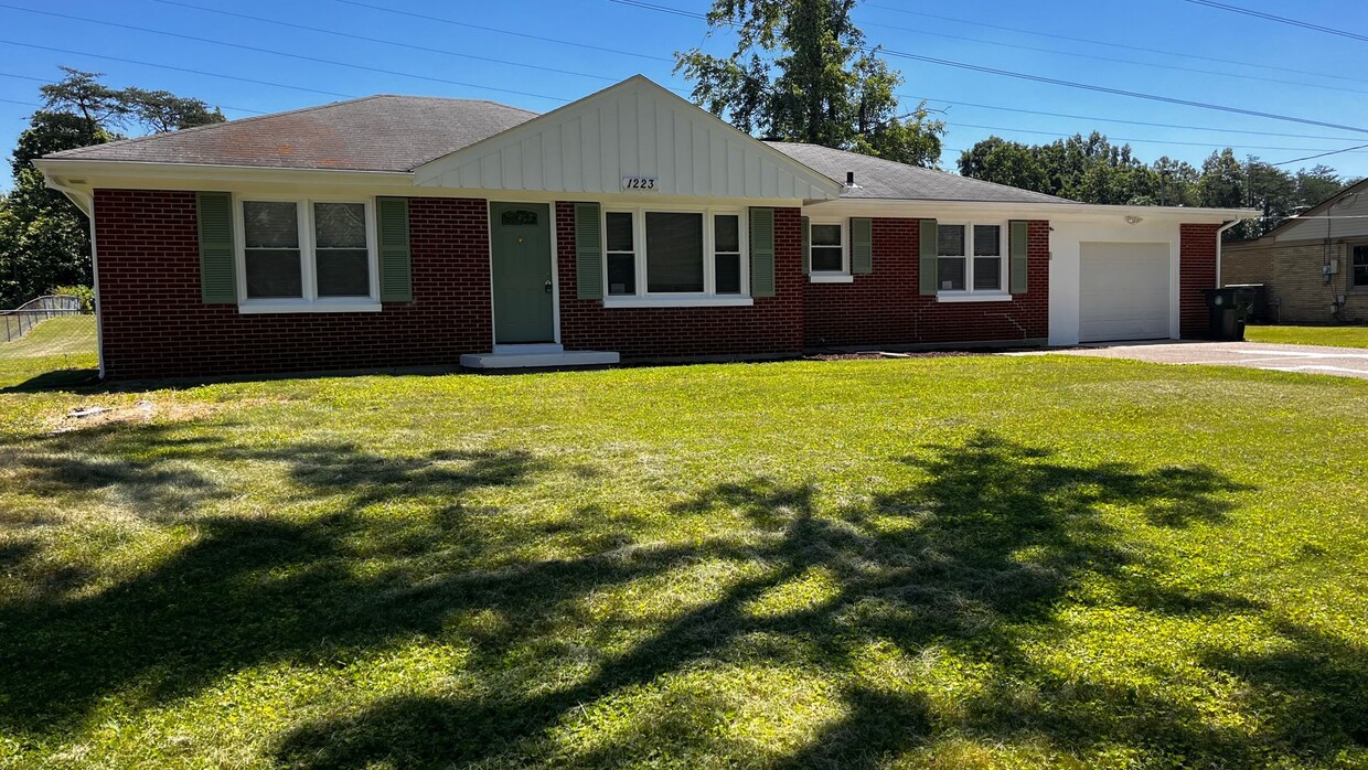 Primary Photo - Charming Updated 3 Bedroom, 2 Bath Home in...