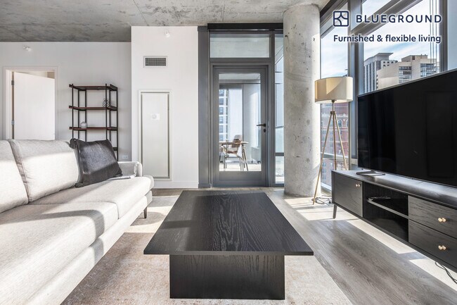Foto del edificio - 450 W Belmont Ave