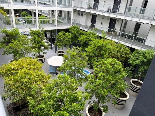 Courtyard - 4215 Glencoe Ave