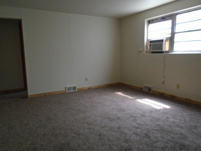 Foto del edificio - 2110 Elm Ln