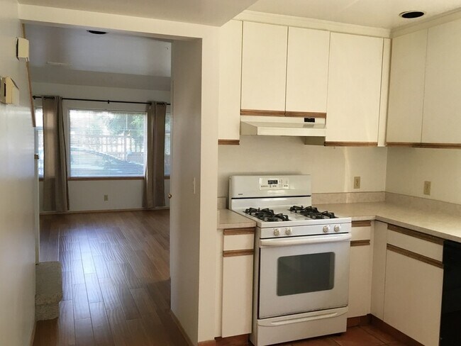Foto del edificio - 108 24th Ave S
