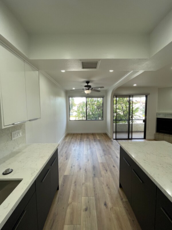 Foto del edificio - 6323 Reseda Blvd