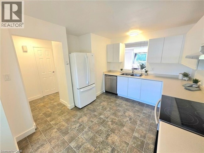 Photo du bâtiment - 26 Poplar Dr