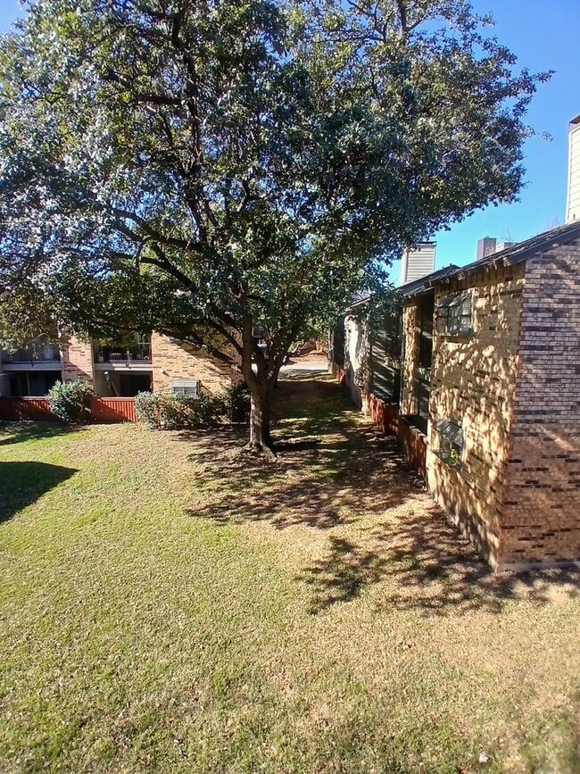 Photo - 2nd Floor Condo Near Dallas North Tollway & Keller Springs