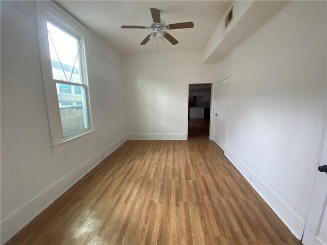 Foto del edificio - 1457 N Prieur St