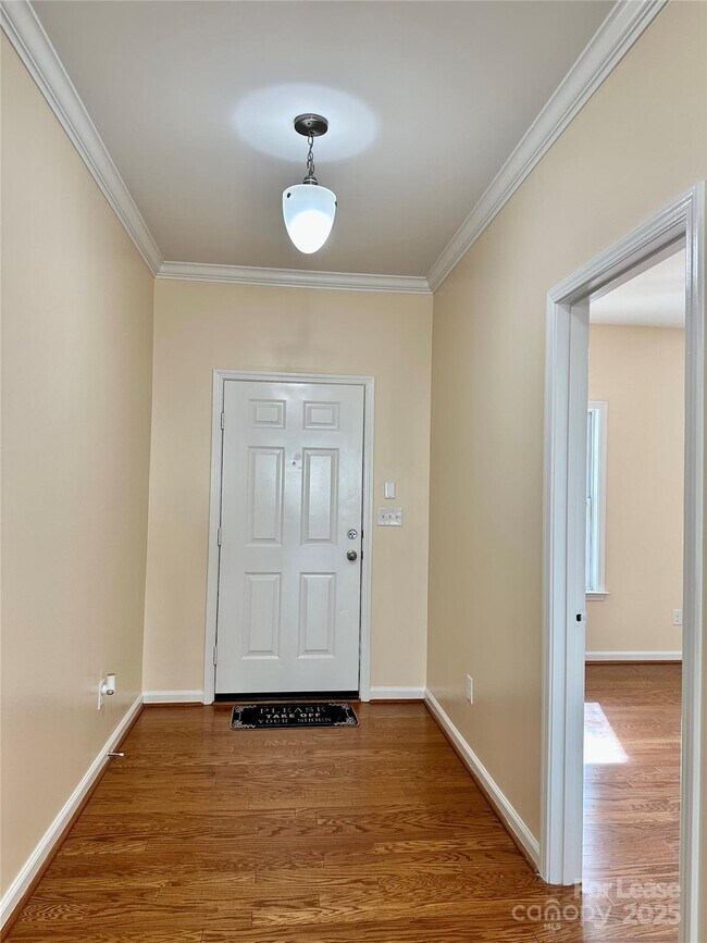 Foto del edificio - 2415 Impatien Drive