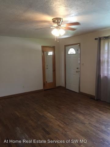 Building Photo - 437-439 W Loren St