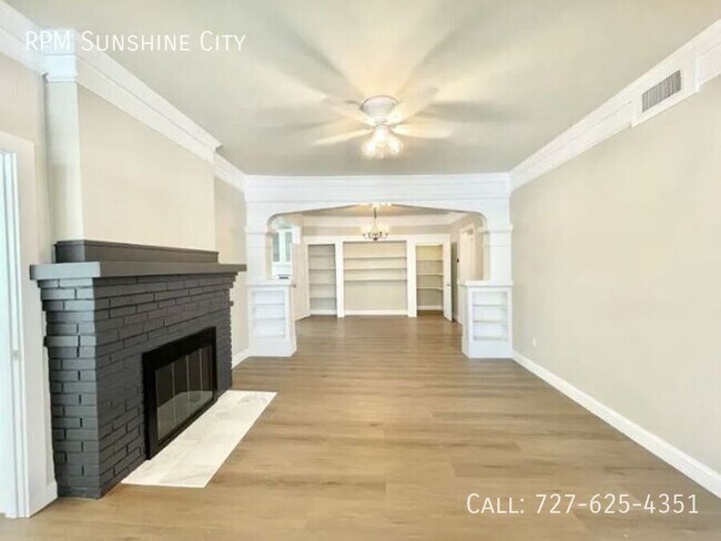 Building Photo - 7700 Boca Ciega Dr