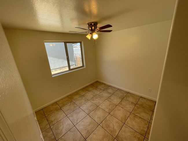 Building Photo - 7500 E. Horseshoe Ln