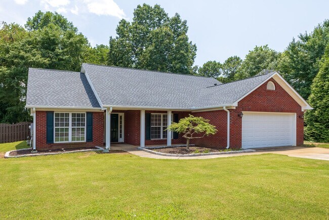 Building Photo - 127 Knotting Pl