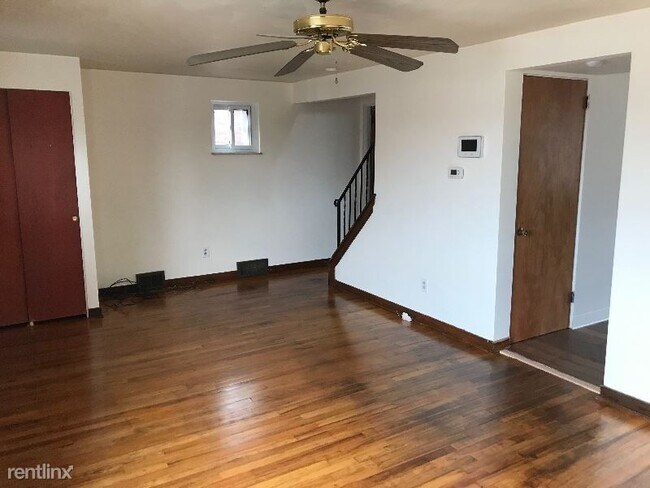 Building Photo - 3 br, 1 bath House - 1405 Belasco Ave