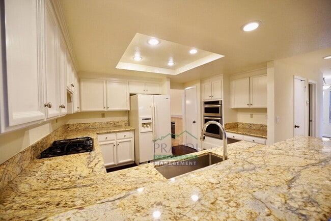 Building Photo - 5 Partridge Ct