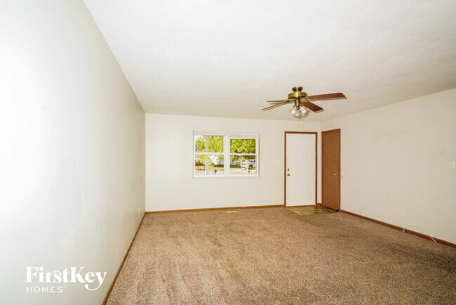 Foto del edificio - 8631 Pleasant Creek Ct