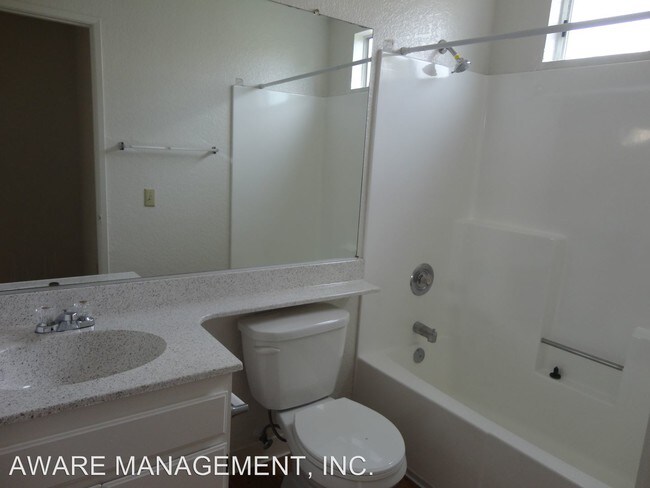 Foto del edificio - 4455 WINONA Ave
