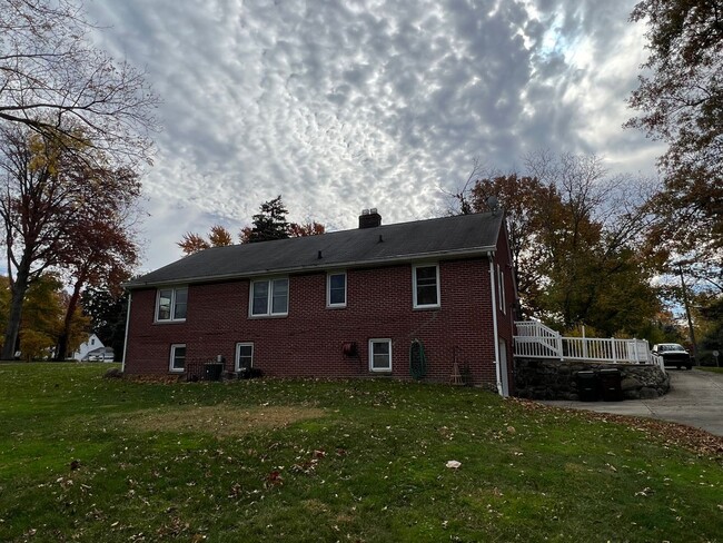 Building Photo - 3 br, 2 bath House - 31370 Detroit Rd.