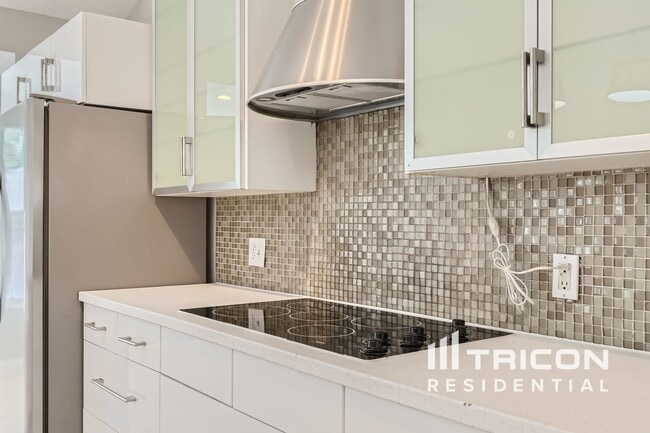 Building Photo - 330 Tinder Pl