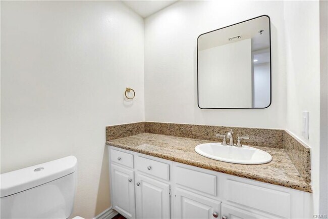 Foto del edificio - 2122 Century Park Ln