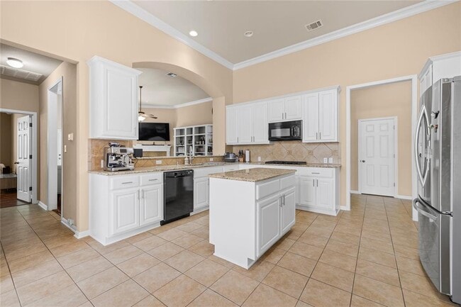 Building Photo - 814 Arrowhead Trail