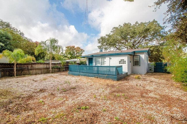 Building Photo - 5379 E Kaley St